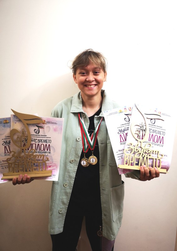  Jeny won 4 awards from the "Sound of Time" International Competition