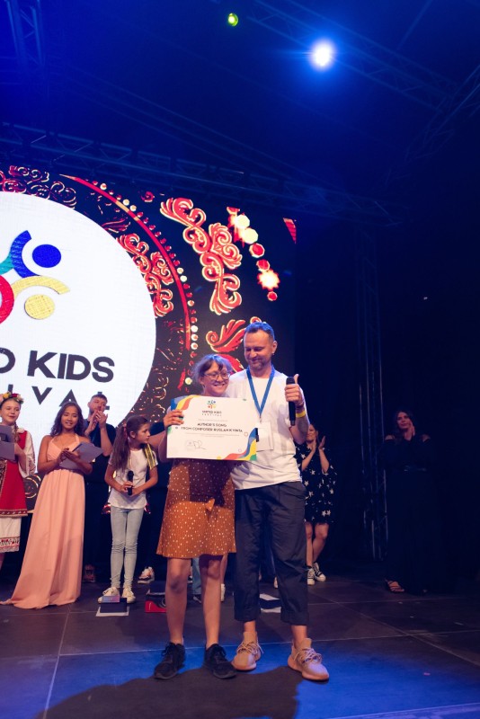 I received the award for a new song from Ruslan Kvinta